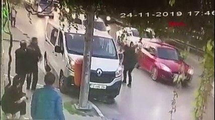 Minibüsün altında 1 kilometre sürüklenen yaşlı adam hayatını kaybetti