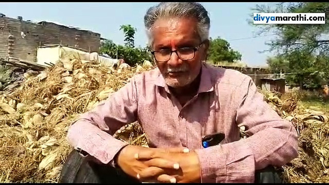 महिन्याभरानंतरही शेतात पाणी,  महिना उलटला तरी शेतकरी हवालदिल
