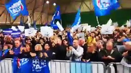 Salvini arriva a Fiorenzuola D-Arda sulle note di Nessun Dorma (24.11.19)