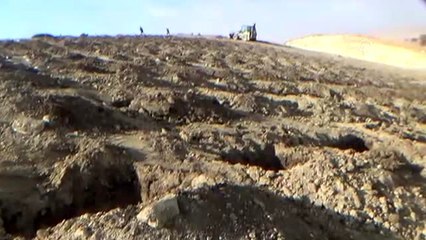 Baraj suyu altında kalacak mezarlıklar başka alana taşındı