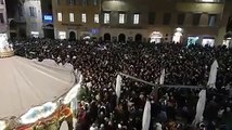Perugia, il Pd- Migliaia in piazza a cantare Bella Ciao (24.11.19)