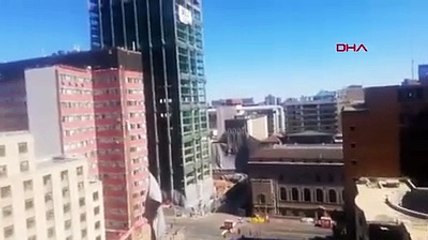 Güney Afrika'da 108 metrelik bina böyle yıkıldı