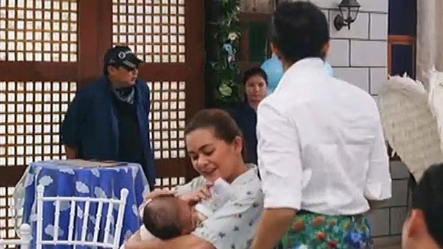 Clara, naiyak sa pagdating ng kanyang tatay Nestor sa binyag ni baby Nathan