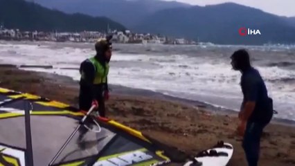 Marmaris’te Fırtına Hayatı Olumsuz Etkiliyor