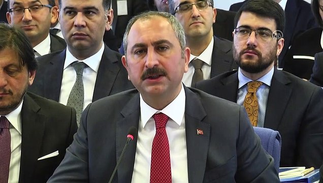Adalet Bakanı Gül: 'Hukuk sorununun temelinde nitelikli hukukçu sorunun da olduğu yaptığımız değerlendirmelerden biridir' - TBMM