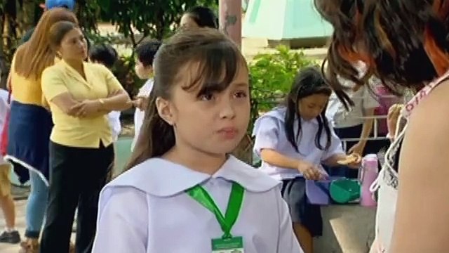 Becca, tinanong si Sara tungkol sa kanyang Ama