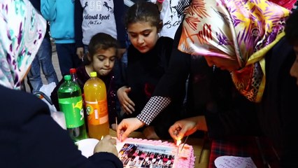 Otizmli öğrenciyi sınıfına kabul eden öğretmene sürpriz kutlama - ADANA