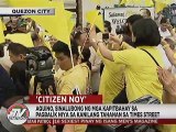 Aquino, sinalubong ng mga kapitbahay sa pagbalik niya sa kanilang tahanan sa Times Street