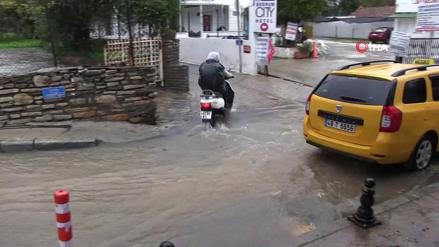 Turizm kenti Bodrum’u önce fırtına sonra sağanak vurdu... Uçaklar piste,inemedi yollar göle döndü