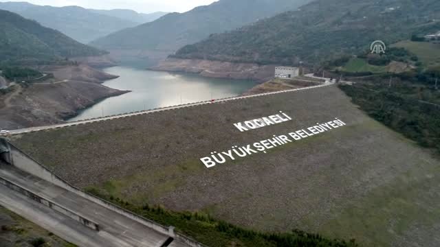 Yuvacık Barajı'nda su seviyesi düşünce eski köprü ortaya çıktı