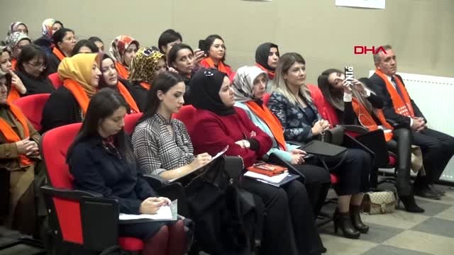 Vali, kadına şiddet panelinde cep telefonu numarasını paylaştı