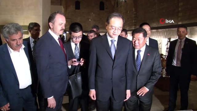 Kültür ve Turizm Bakanı Mehmet Nuri Ersoy, Çin kökenli kültür varlıklarını iade etti