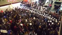 Taksimde bir araya gelen kadınlara polis plastik mermi ve biber gazı ile müdah