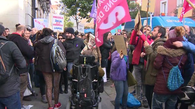 Trabajadores del Samur Social se concentran para pedir más recursos