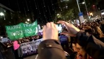 Manifestantes de Barcelona homenajean a las activistas de Sevilla del 'Coño insumiso'