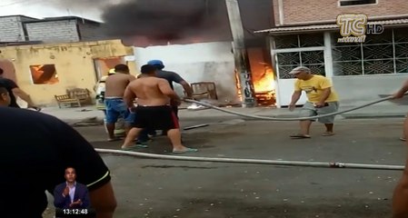 Familia de 18 integrantes se quedó en la calle al sur de Guayaquil