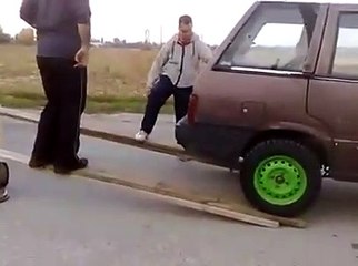 Charger une voiture à la russe... raté