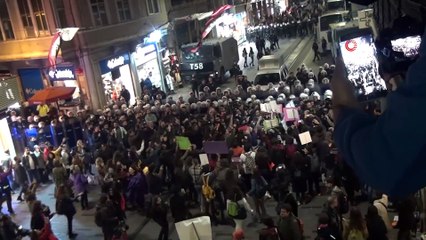 İstiklal Caddesi'nde izinsiz kadın yürüyüşüne müdahale