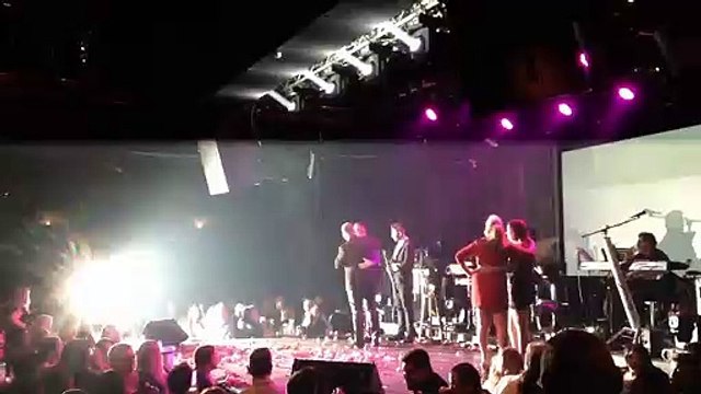 Απίστευτη έκπληξη! Της έκανε πρόταση γάμου πάνω στην πίστα