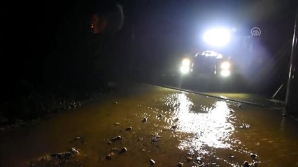 Marmaris'te sağanak - Bir araç dereye düştü