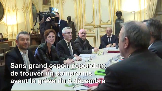 Retraites: syndicats et patronat rencontrent le Premier ministre