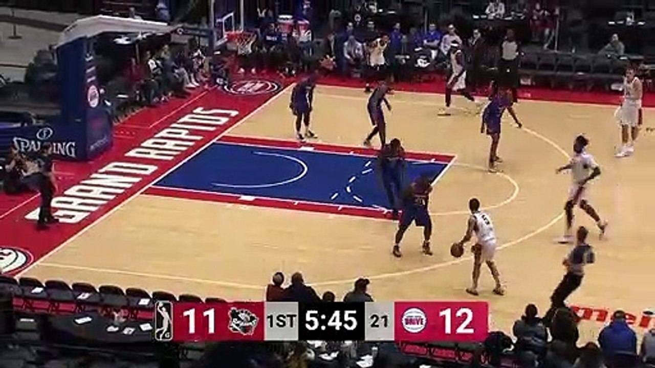 Josh Gray Posts 20 points & 11 assists vs. Grand Rapids Drive