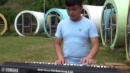 Suab nkauj Kho Siab - Me leej muam - Instrumental