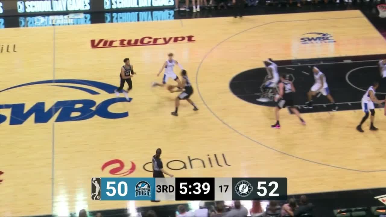 Drew Eubanks attacks the rim!