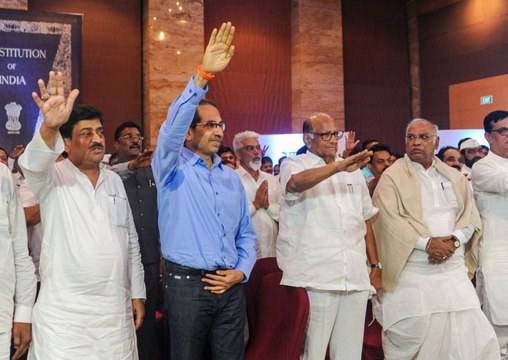 Shiv Sena-NCP-Congress MLAs take oath in Mumbai | OneIndia News