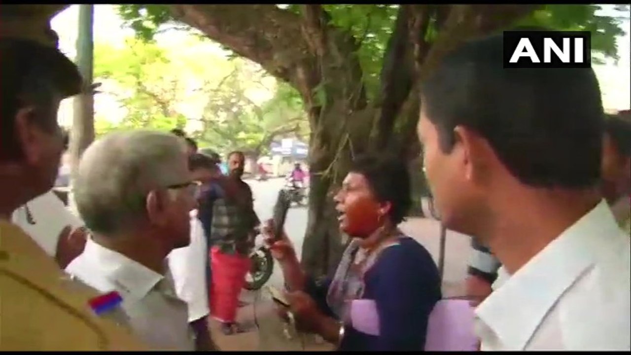 Bindu Ammini was attacked with chilli spray | Oneindia Malayalam