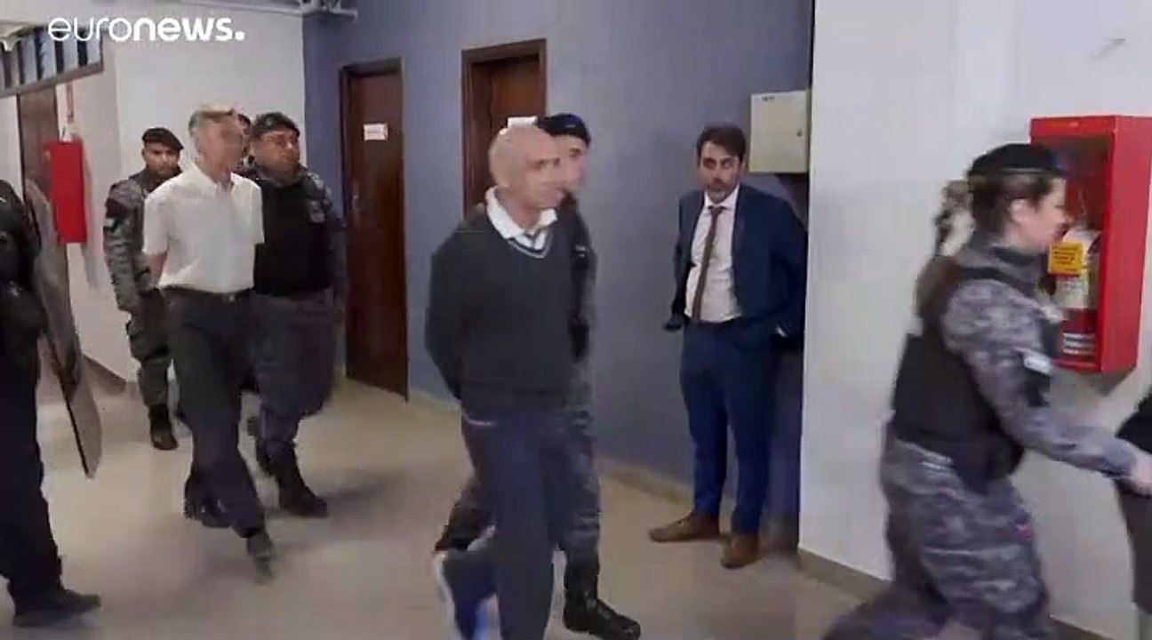 Duras penas de cárcel para los curas pederastas del colegio Próvolo para niños sordos