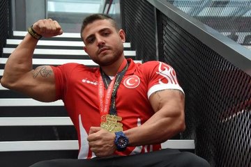Genç sporcu, banka kredisiyle fitness sporunda dünya şampiyonu oldu