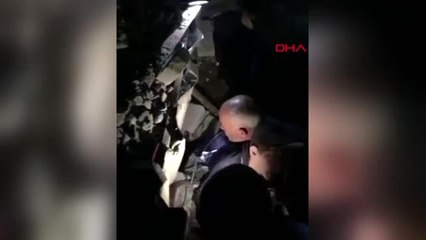 Arnavutluk depreminde bir çocuk enkazdan kurtarıldı