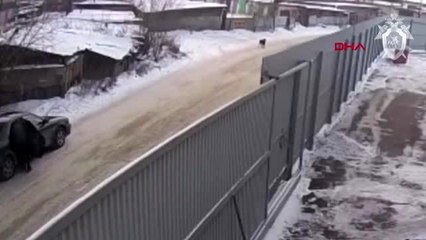 Rusya'da 9 yaşındaki bir kız çocuğunun kaçırılma anı kameralara yansıdı