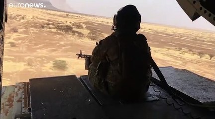 Treze militares franceses morrem em colisão de helicópteros no Mali
