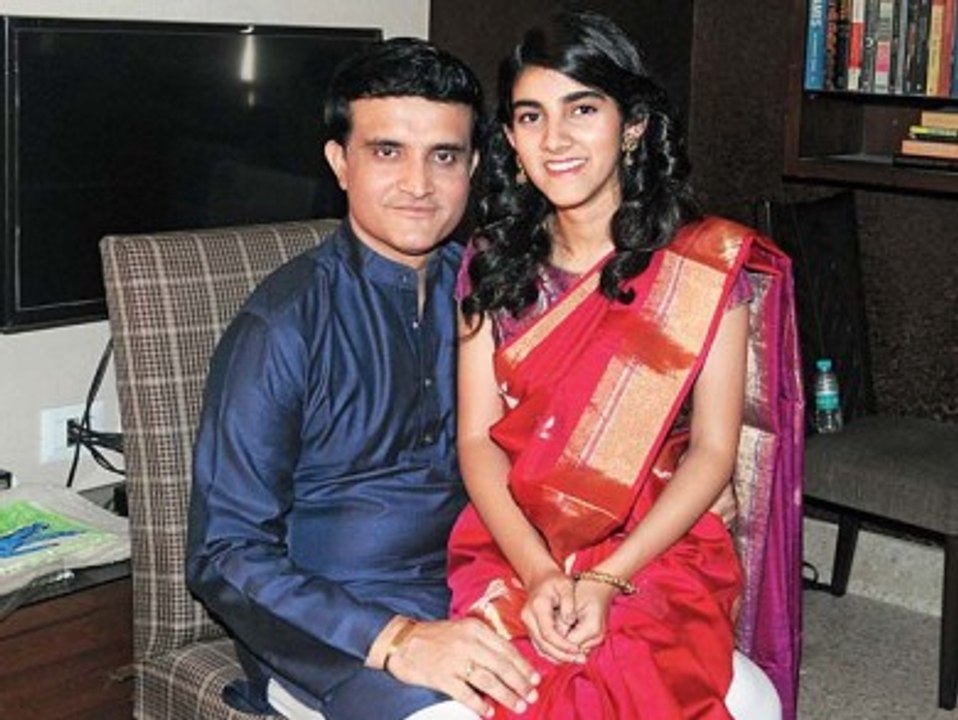 Sourav Ganguly gets trolled by daughter Sana, banter wins internet | Oneindia Malayalam