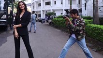 Kartik Aaryan turns photographer for Ananya Panday at Pati Patni Aur Woh promotion | FilmiBeat