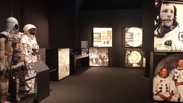 El CaixaForum de Zaragoza acoge la exposición 'Tintín y la Luna'