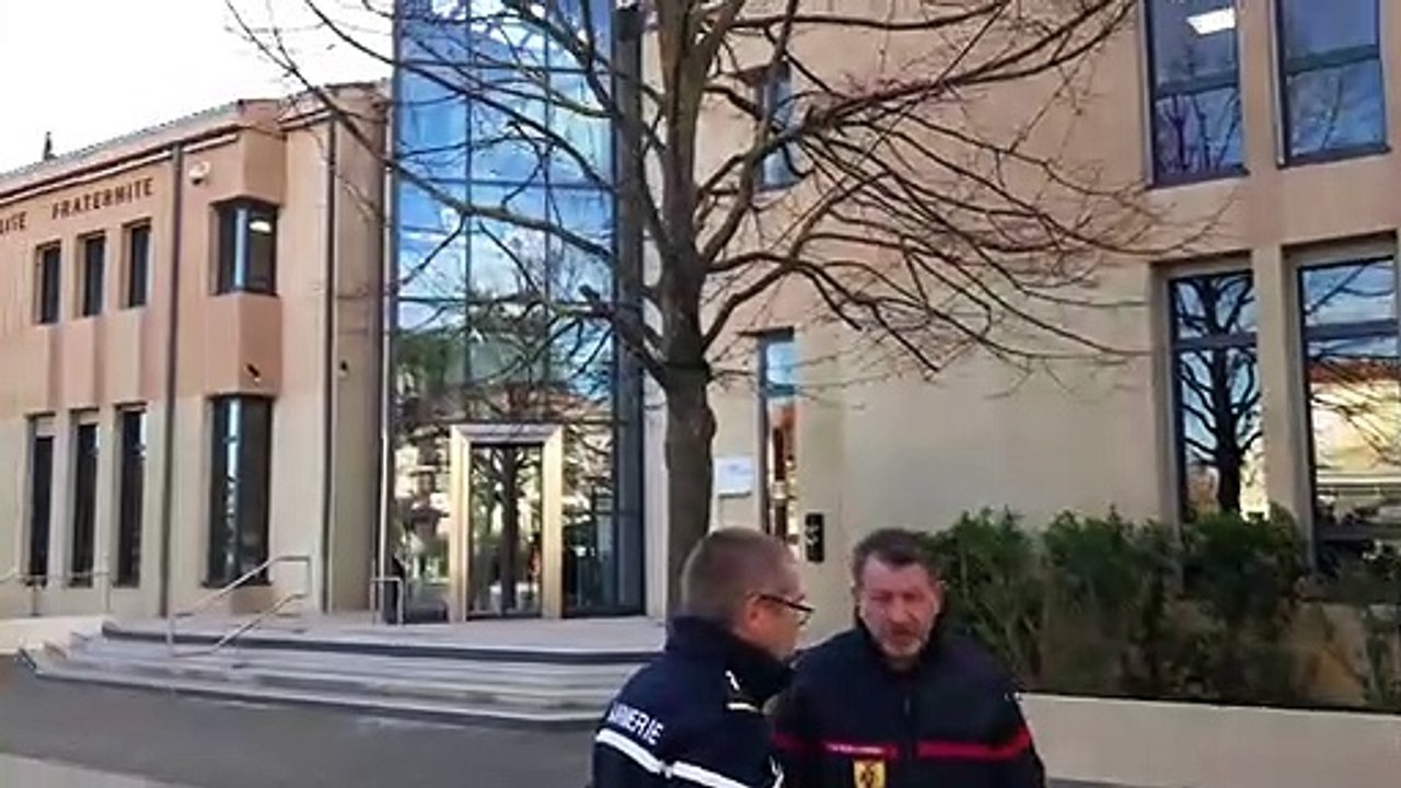 Bouc-Bel-Air. Des pompiers en grève s’installent devant la mairie