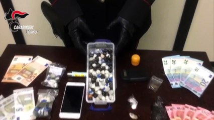 Torino - Droga nascosta tra la biancheria sporca del ristorante e negli slip (28.11.19)