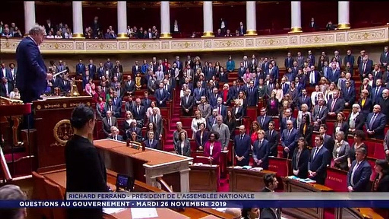 Les députés rendent hommage aux treize militaires français tués au Mali en observant une minute de silence à l'Assemblée nationale - VIDEO