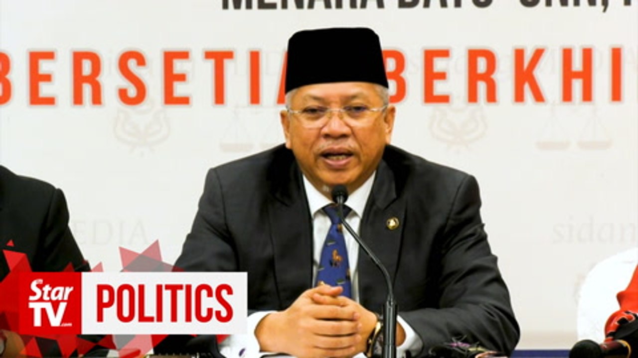 Umno: Either Dr M or Azmin is lying on meeting with MPs