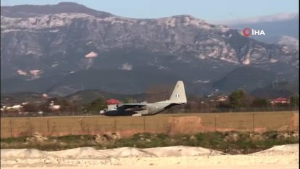 - Depremin Vurduğu Arnavutluk'a Yardımlar Gelmeye Başladı