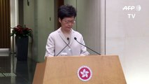 La jefa del Ejecutivo de Hong Kong entona el mea culpa pero sin concesiones