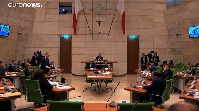 Assassinato de Daphne Caruana Galizia faz baixas no governo maltês