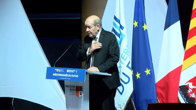 Jean-Yves Le Drian rend hommage aux soldats français morts au Mali