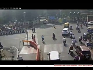 पूरा वीडियो आया बाहर - कौन सही, कौन ग़लत?
