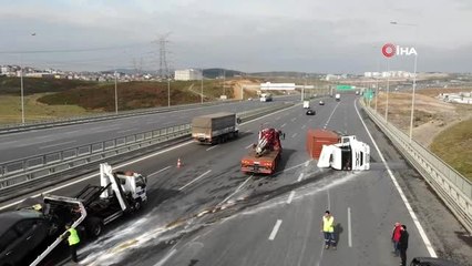 Kuzey Marmara otoyolunda devrilen kamyon havadan görüntülendi