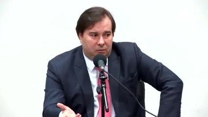 Maia comenta fala de Guedes sobre AI-5