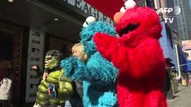 Desenmascarados: Superhéroes y princesas causan revuelo en Times Square